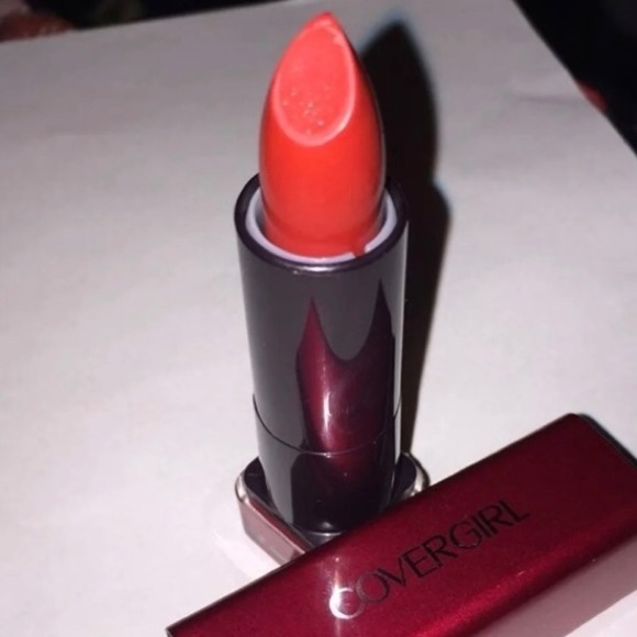 CoverGirl Succulent Cherry Lipstick - Picture 2 of 6